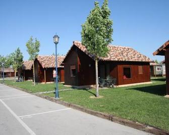 Camping Iratxe Ciudad de Vacaciones - Ayegui - Bangunan