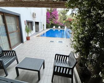 Cesme Life Otel - Cesme - Pool