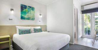 Nightcap at Skyways Hotel - Melbourne - Bedroom