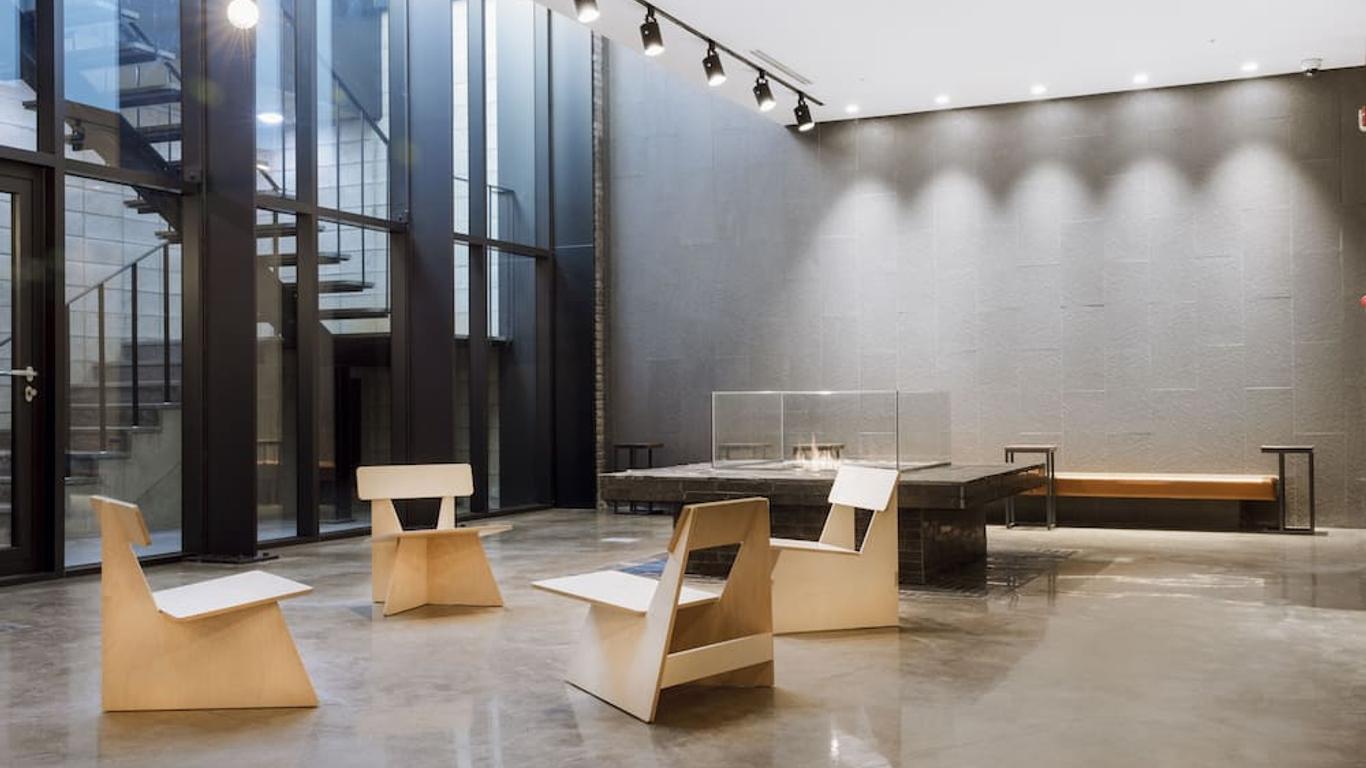 هاندبيكد هوتل آند كوليكشنز