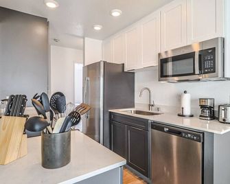 3-Bedroom Home in Hollywood Los Angeles! - Los Angeles - Cuina