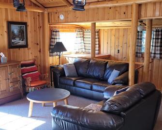 Spectacular Mountain Views in Peaceful Surroundings - Green Mountain Falls - Sala de estar