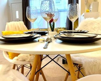 Eastbourne 1&2 - Eastbourne - Dining room