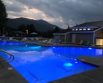 White Mountain National Forest - 3 bedroom Townhouse in Waterville Valley - Waterville Valley - Piscina