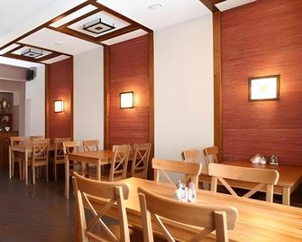 Zarechnaya Hotel - Petrozavodsk - Restaurant