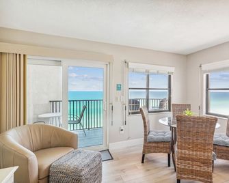 Emerald Isle 604 Beautiful Top Floor Condo|direct Gulf View|private Balcony - North Redington Beach - Dining room