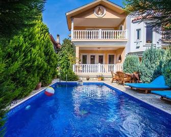 Dalyan Palace - Dalyan (Mugla) - Uima-allas