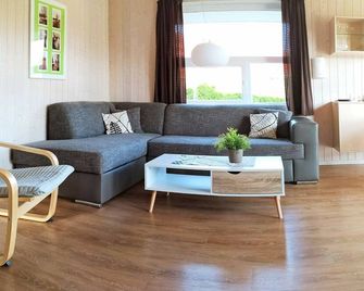 4 person holiday home in Otterndorf - Otterndorf - Huiskamer