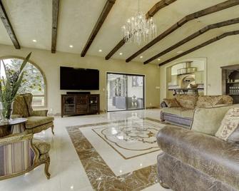 Entire Wine Country Resort Villa #Pool-Spa-Tennis-Wine-Dine# - Healdsburg - Living room