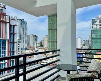 Wh Hotel 310 - Phnom Penh - Balkon