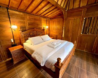 Nglaras Resort Yogyakarta - Yogyakarta - Habitación