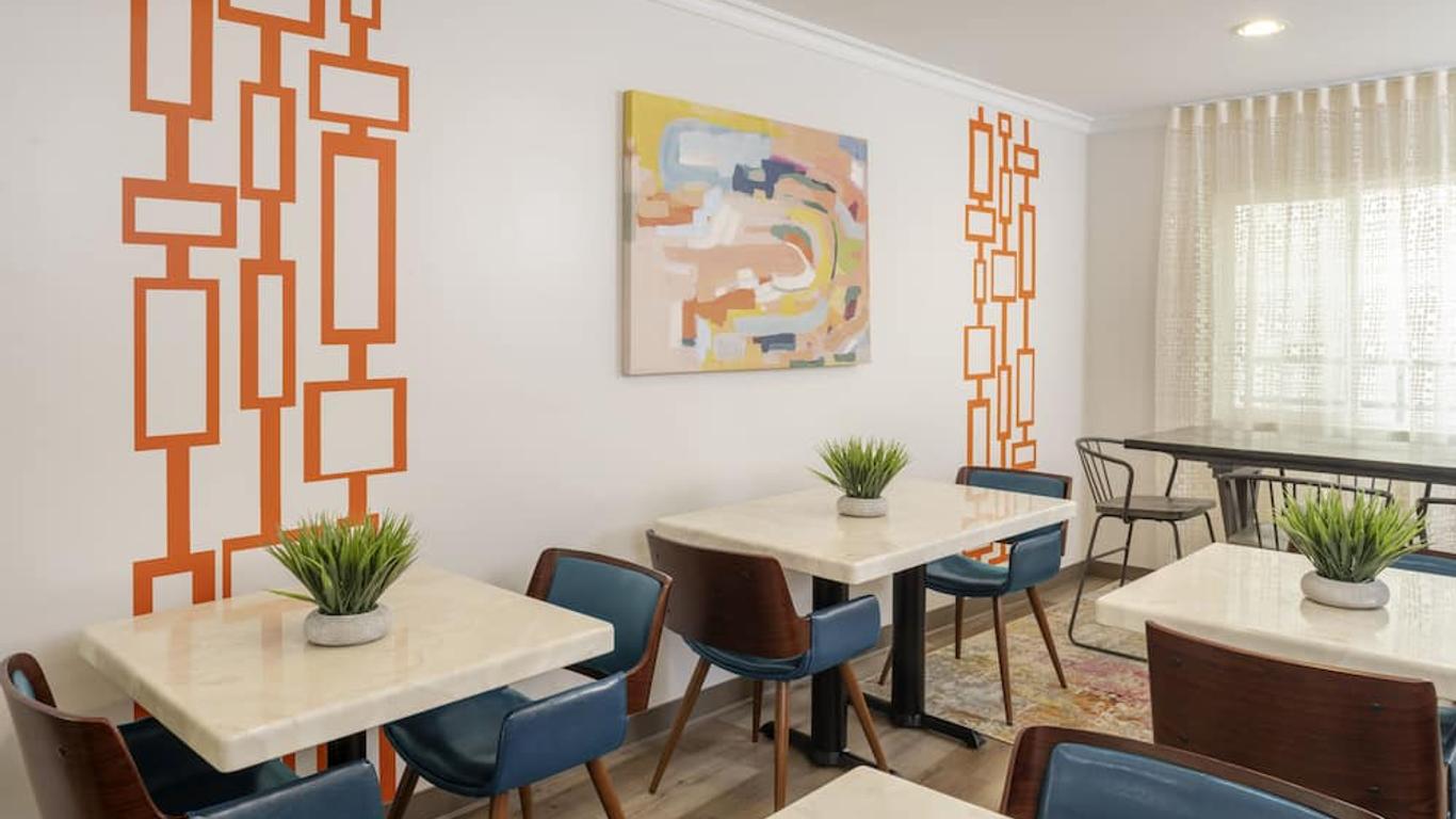 ذا شيرمان هوتل