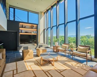 Niseko Central Houses and Apartments - Niseko - Lobby