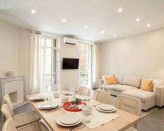 Quiet and luxurious apartment - Cannes Center - Cannes - Ruokailuhuone