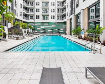 Virelli Apartments Upscale King Suite in the Heart of Orlando w Pool - Orlando - Pool