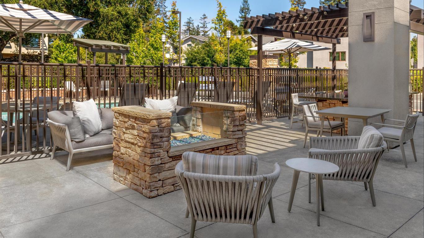 هوم وود سويتس باي هيلتون بالو ألتو