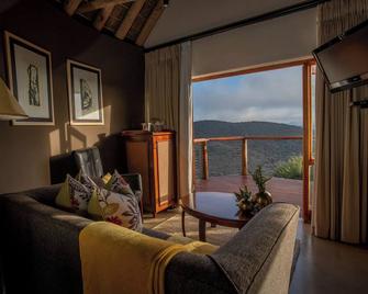 Kuzuko Lodge - Kirkwood - Living room