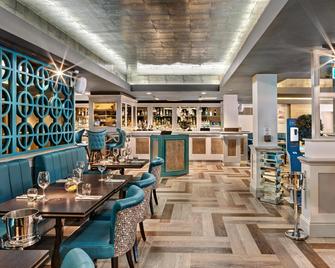 The West Park Hotel - הארוגייט - בר