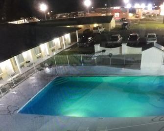 Stay Express Inn & Suites Demopolis - Demopolis - Pool