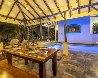 Casa Destino - Private community with pool - Esterillos Este - Piscina