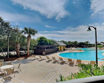 Beach Resort by Southern Vacation Rentals - Miramar Beach - Uima-allas