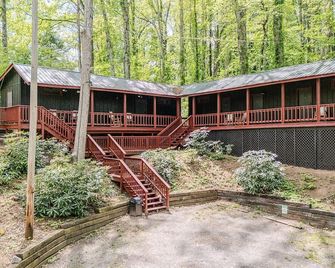 Wildrest Hotel - Waynesville