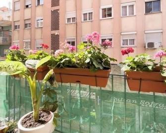 Beautiful and central 2 double bedroom flat in Barcelona - Barcelona