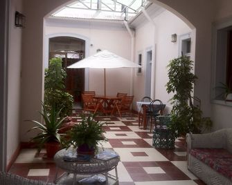 Hotel Del Cid - La Serena - Patio