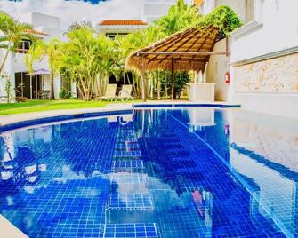 Executive Comfort Triple Room - Playa del Carmen - Pool