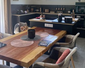 Gite Couleur Terre à 10MN de Gordes - Saint-Saturnin-lès-Apt - Restaurant