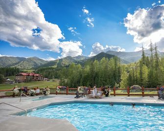 Lizard Creek Lodge - Fernie