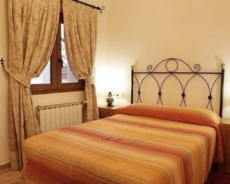 Apartamentos Remona 1 - Espinama - Bedroom