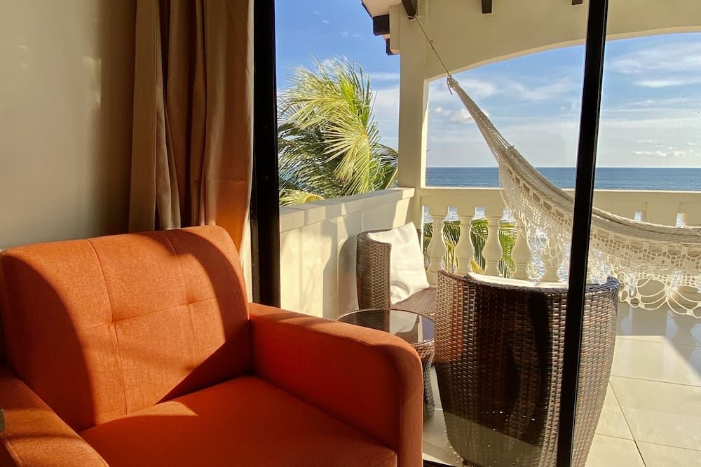 Vista Las Olas Surf Resort - El Cuco - Balcony