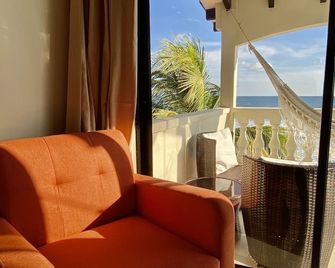 Vista Las Olas Surf Resort - El Cuco - Balcony