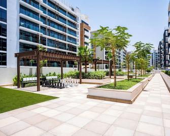 Zapbed House - Azizi Riviera - Dubai - Patio