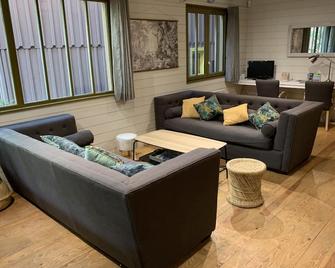 Nice house 9 pers in Cap Ferret village , 200m walk from Plage des Américains. - Lège-Cap-Ferret - Living room