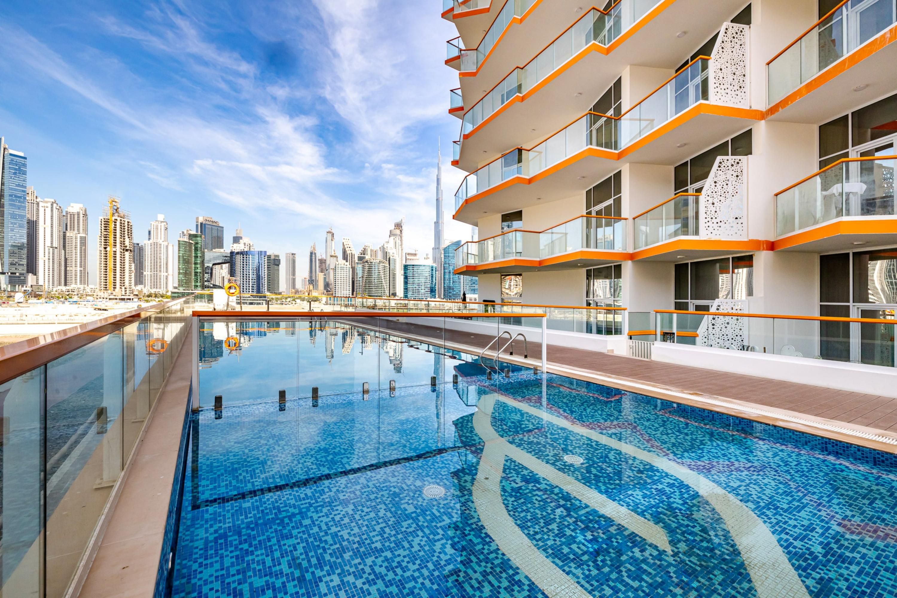 Unlock Waters Edge - Dubai - Pool