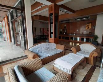 Samainiyom Hotel - Phitsanulok - Salónek