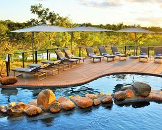 Victoria Falls Safari Club - Victoria Falls - Havuz