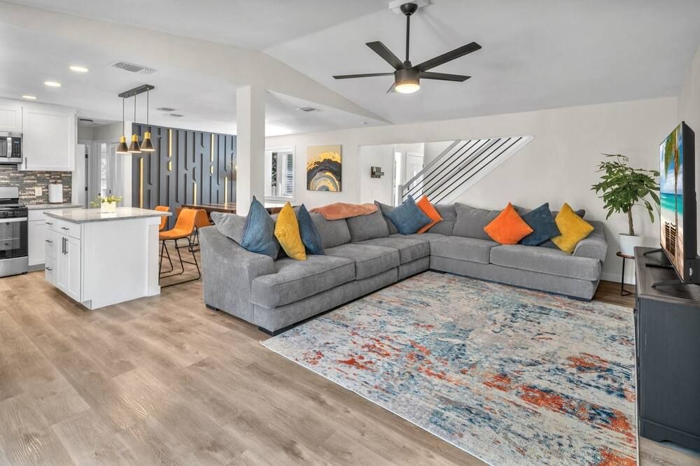 Lackland Afb Luxury - Sleeps 15 · Games · Big Yard - San Antonio - Living room