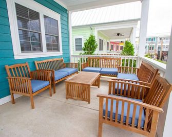 Grand Pelican - 3 Bed/1 Loft Lakeside Cottage! - セリーナ - バルコニー