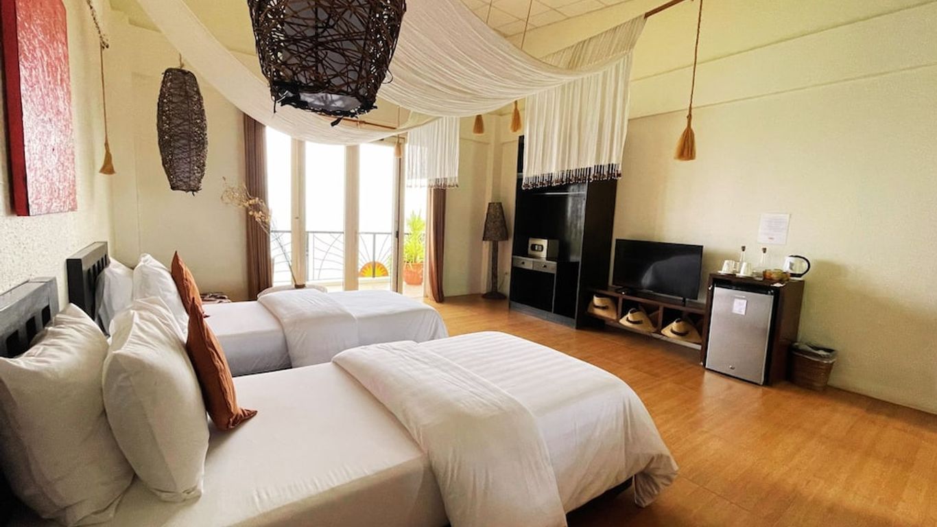 Sunset At Aninuan Beach Resort