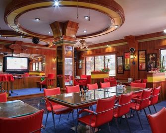 S&C Hotel Suites and Apartments - Koror - Restaurace