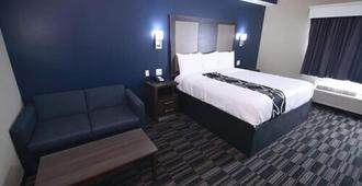 Home Inn And Suites - Germantown - Bedroom