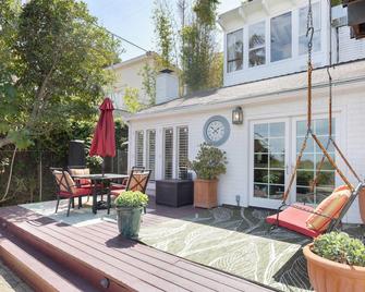 A-lister by Avantstay Hollywood Hills Luxe Group Escape w/ Pool - Los Angeles - Patio