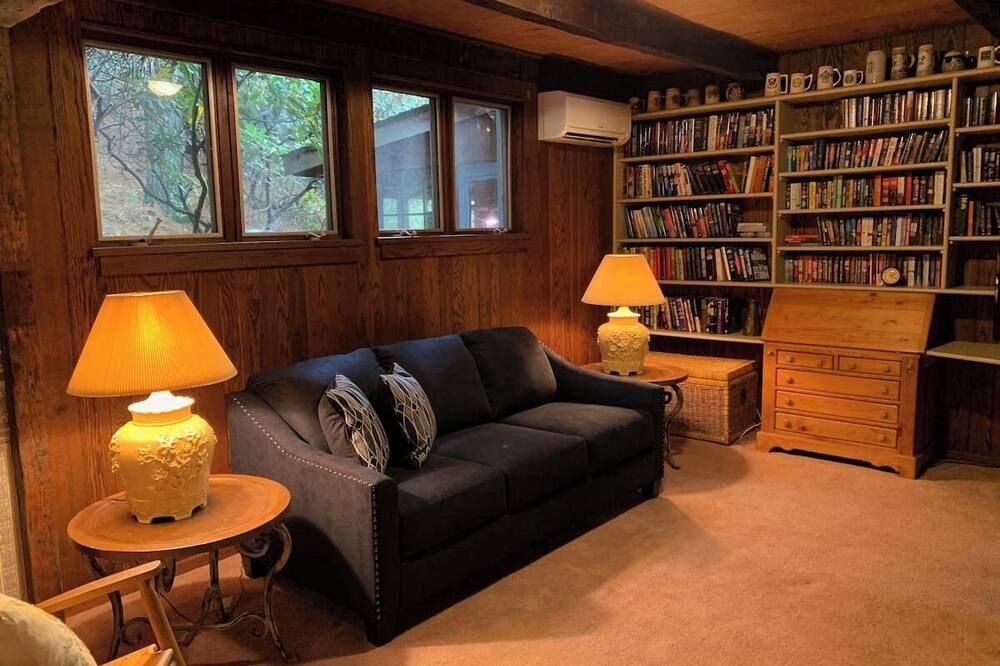 Pine Grove Retreat- True Mtn. Chalet near 7 Springs, Falling Water, & Ohiopyle