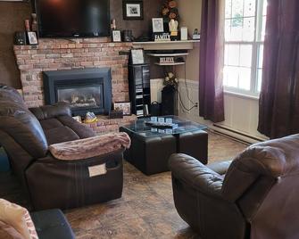 Mel's Relaxing Summer Chalet - Cocagne - Sala de estar