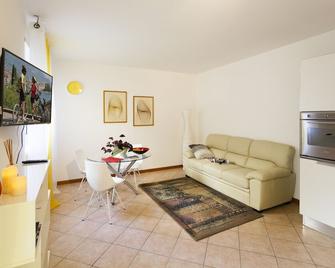 Lovers Retreat - Riva del Garda - Sufragerie