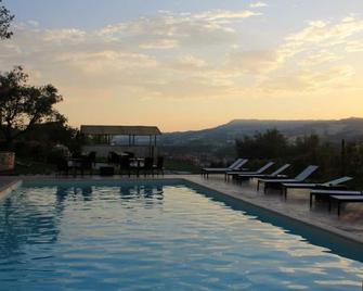 Le Residenze Degli Ulivi - Campofilone - Piscina