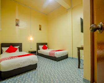 OYO 703 Myra Hotel - Mersing - Chambre